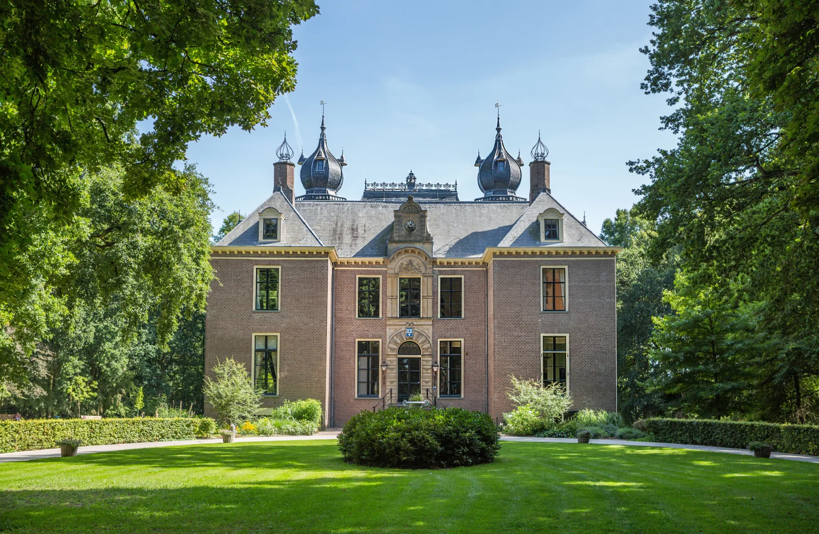 Kasteel van Landgoed Oud Poelgeest Vooraanzicht 